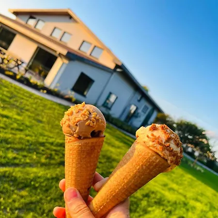 De Polderhoeve Couette-café